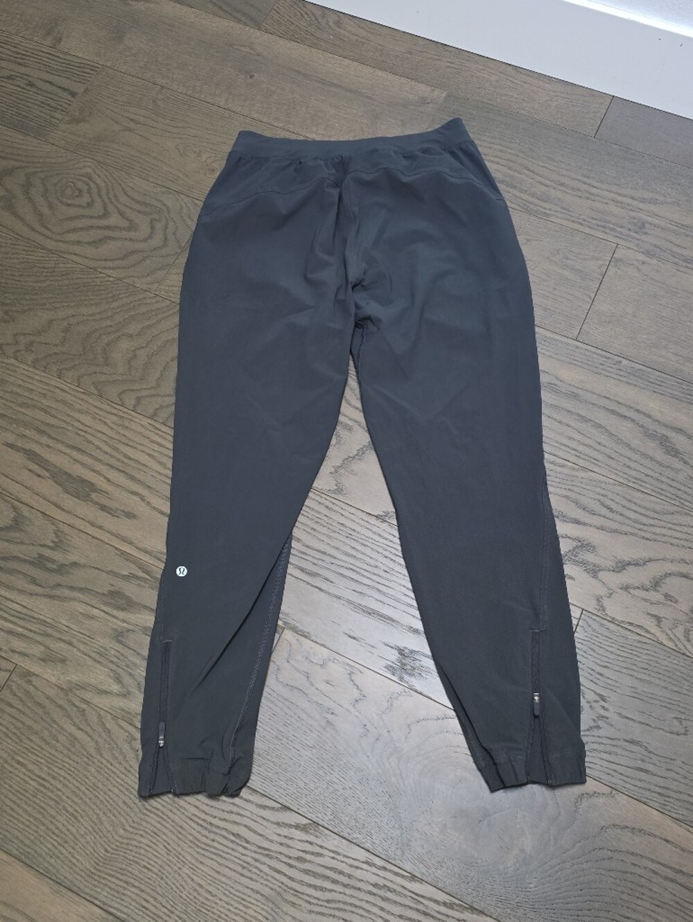 Lululemon Adapted State Running Jogger in Graphite Grey - Picture 10 of 11